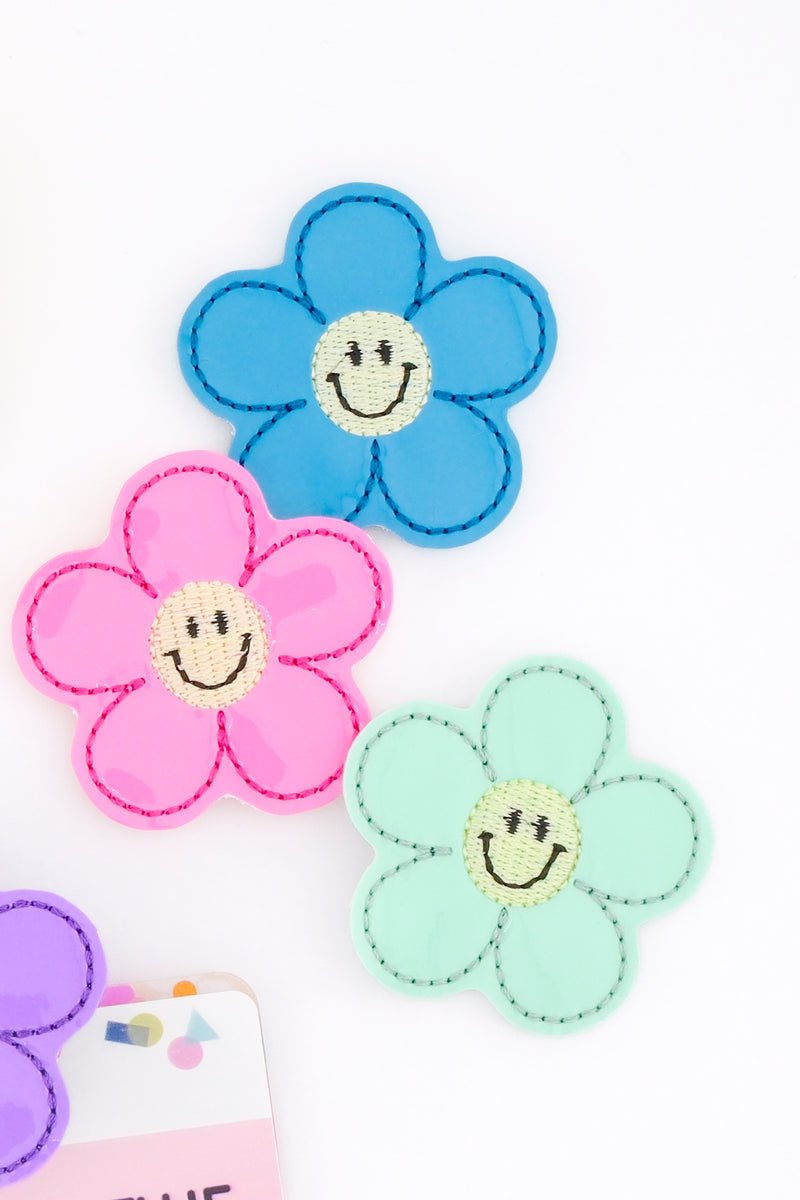 Colorful Smile Daisy Flower // Badge Buddy