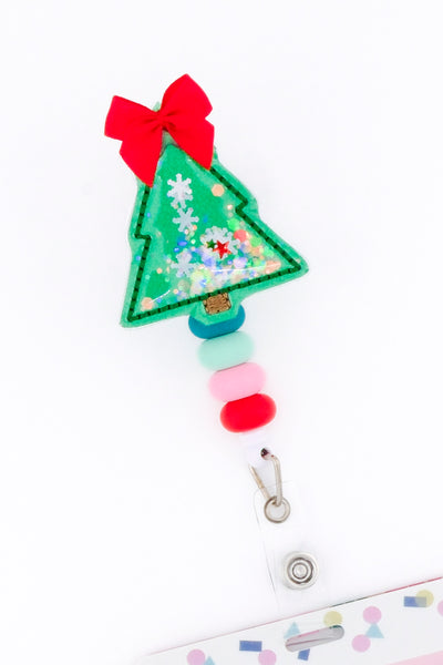 Green Shaker Tree with Red Bow // Christmas