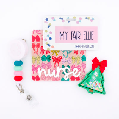 Green Shaker Tree with Red Bow // Christmas